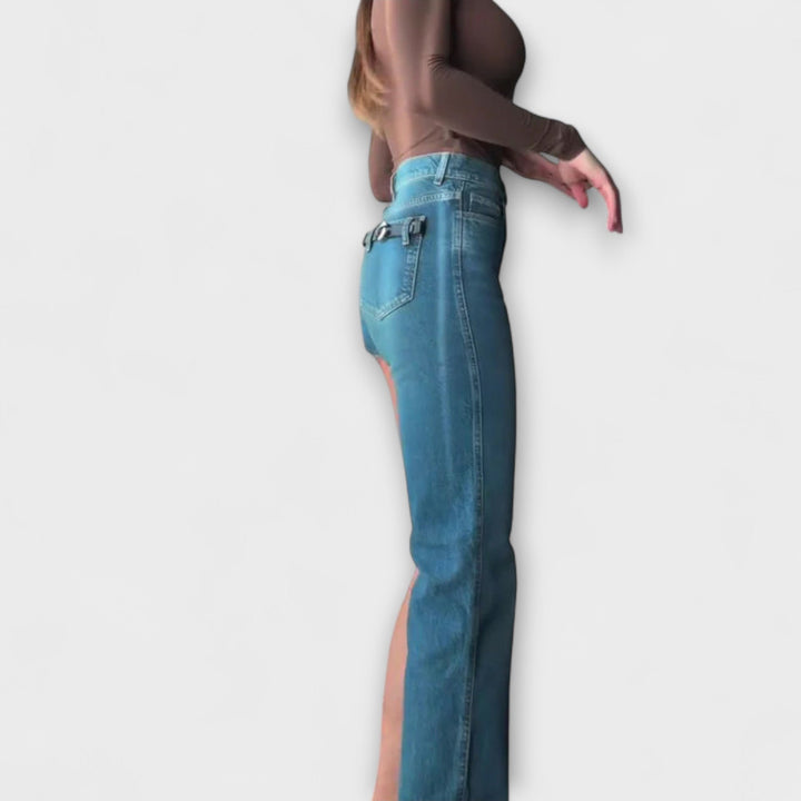 Selina | Trendige asymmetrische Jeans-Shorts mit einem Schulterträger