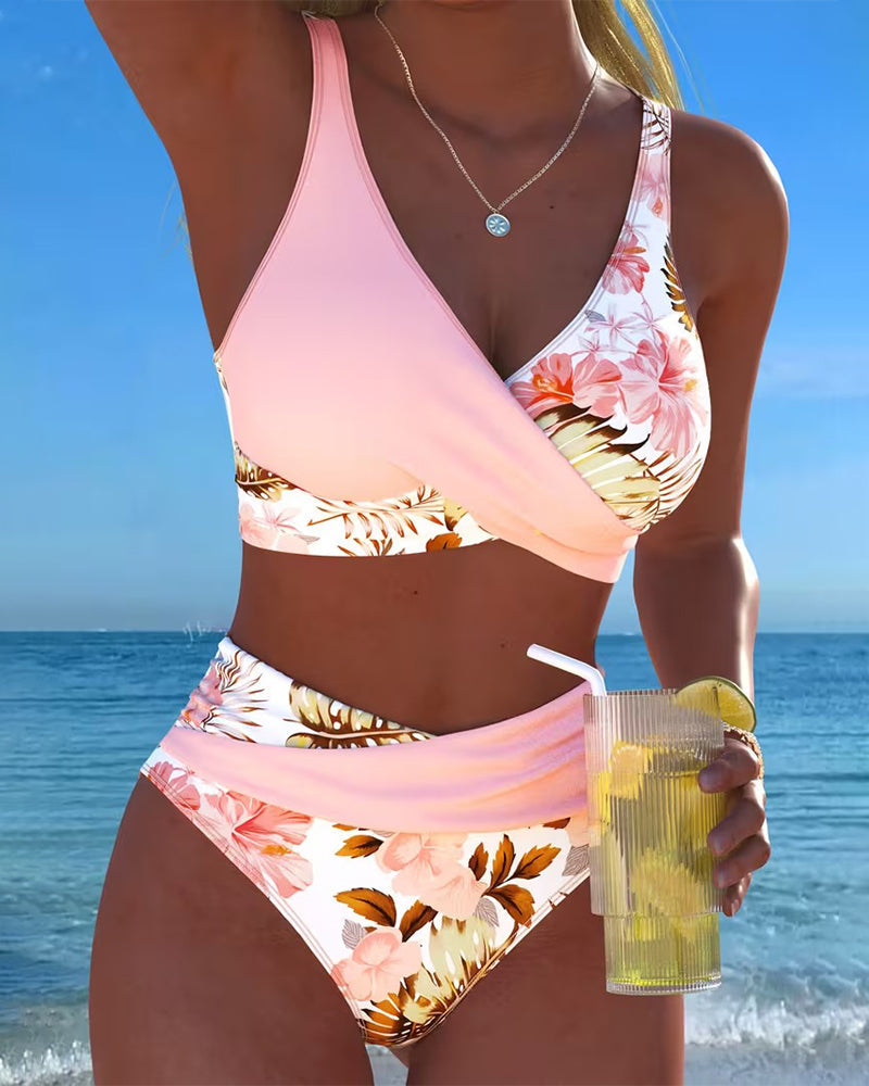Karin | Bikini mit kontrastierendem Blumenmuster und Schlitz