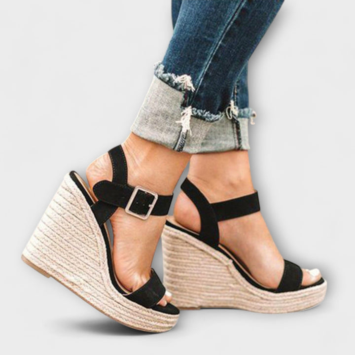 Selina | Stilvolle Damenschuhe mit Gürtel
