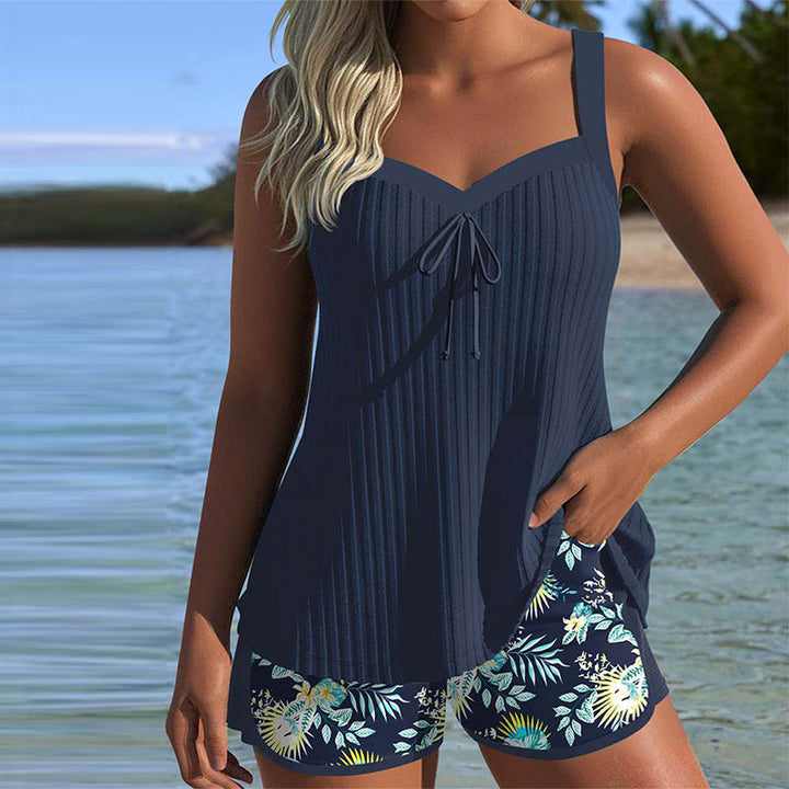 Mona | Gestreifter Tankini mit Zweiteiligem Strandshort