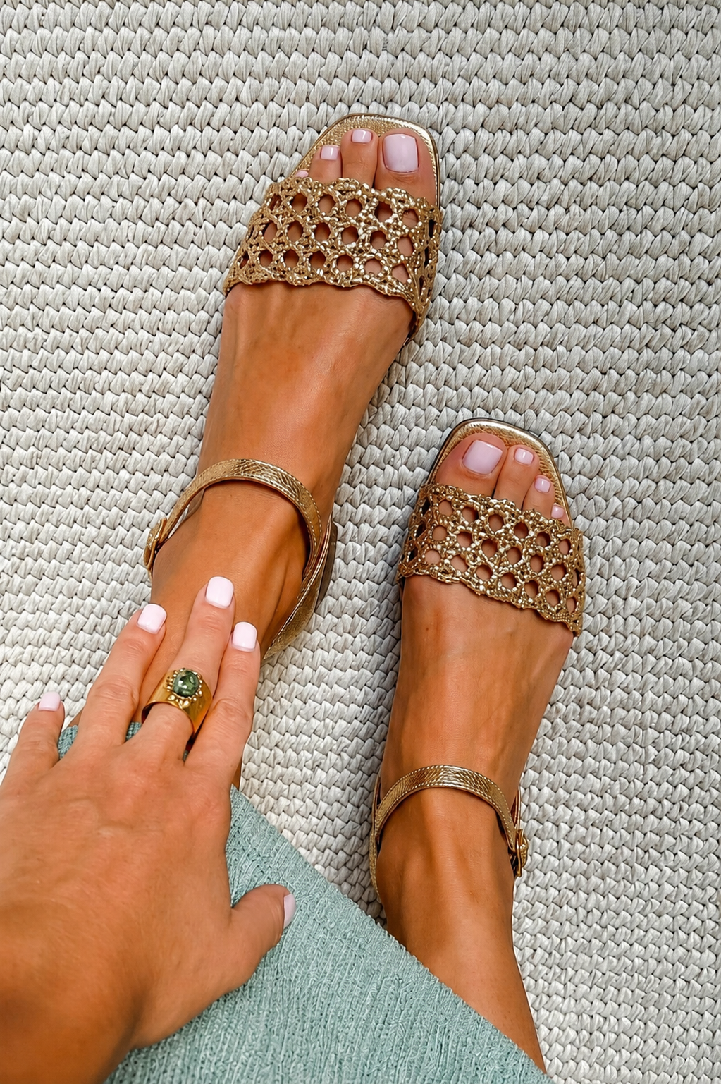 Ingrid | Goldene Flechtsandalen