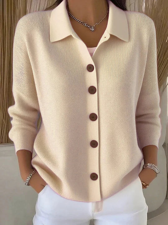 Ursula | Strickjacke mit Schalkragen und Knöpfen