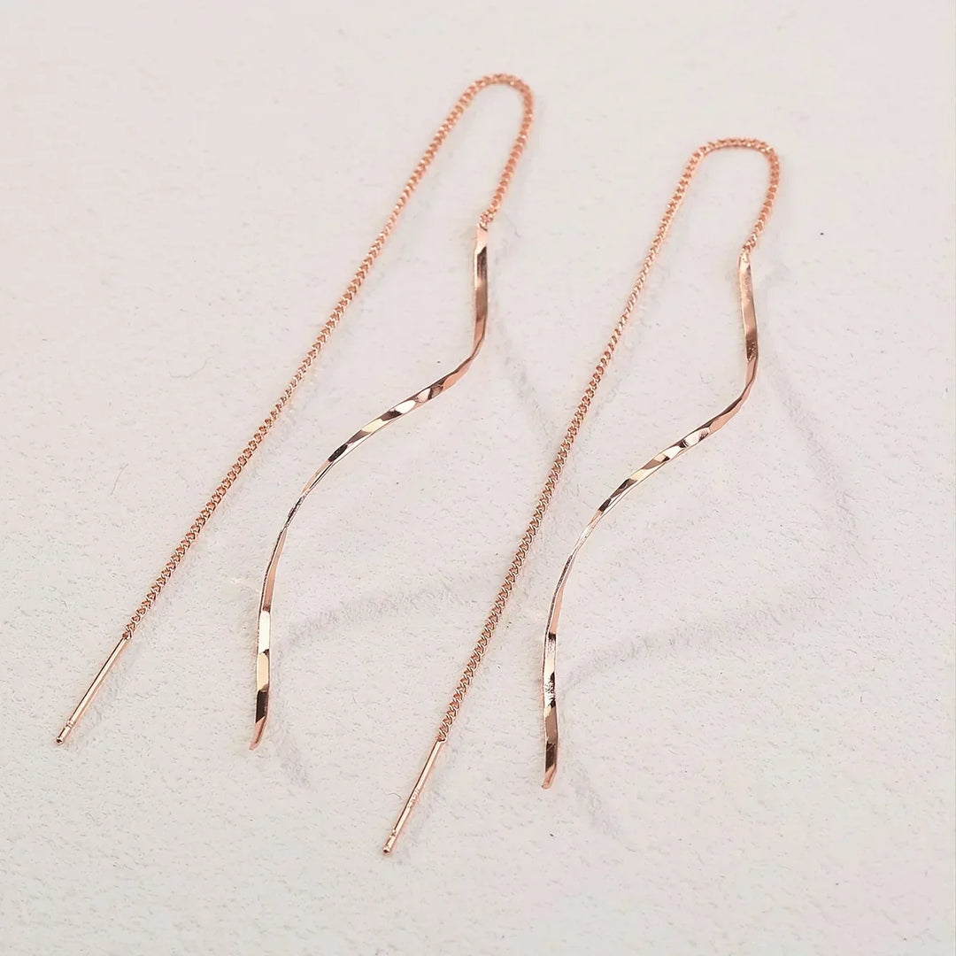 Sylvia | Lange Ohrringe mit Gewelltem Design
