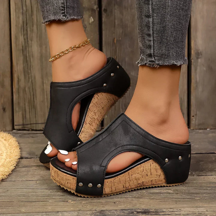 Kirsten | Keilsandalen mit Schmucksteinen