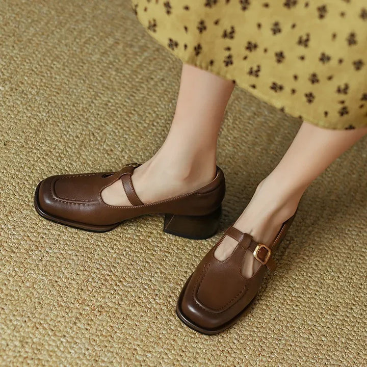 Alma – T-Steg-Schuhe im Vintage-Stil