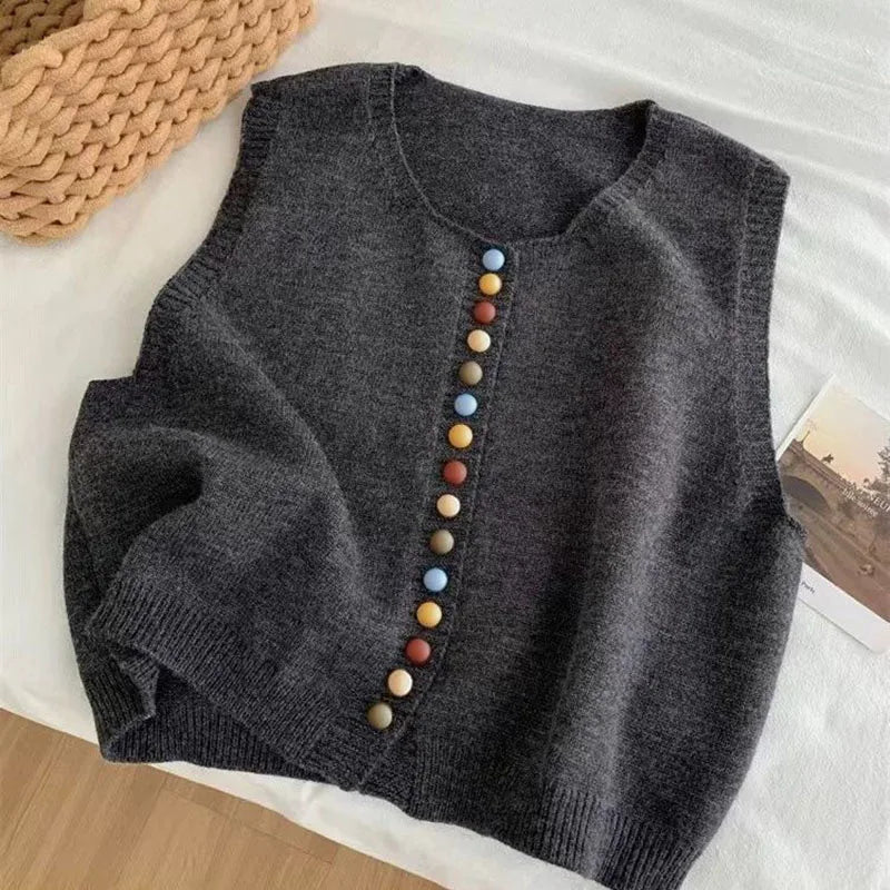 Maribela – Gestrickte Weste mit Knöpfen