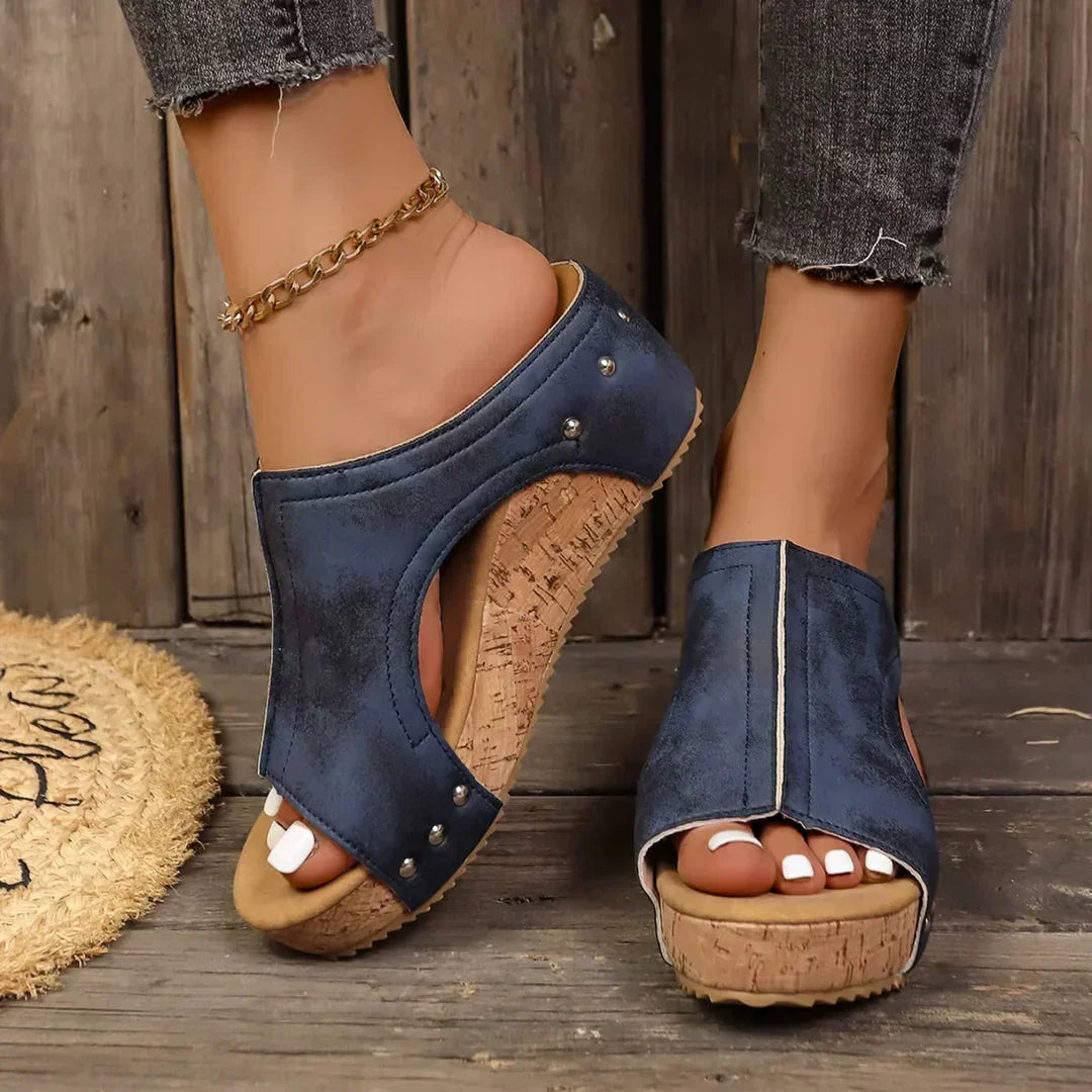 Kirsten | Keilsandalen mit Schmucksteinen