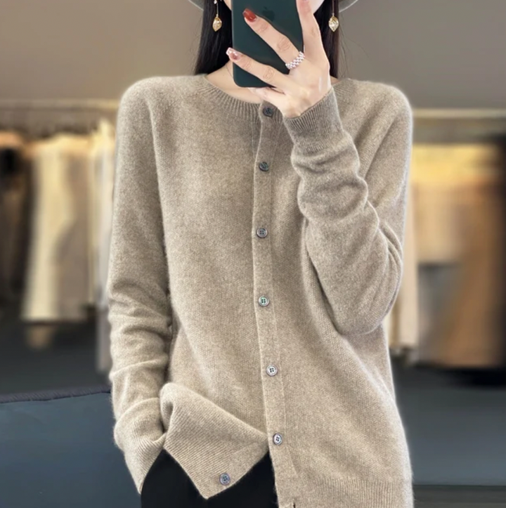 Vivienne | Warme, gemütliche Strickjacke
