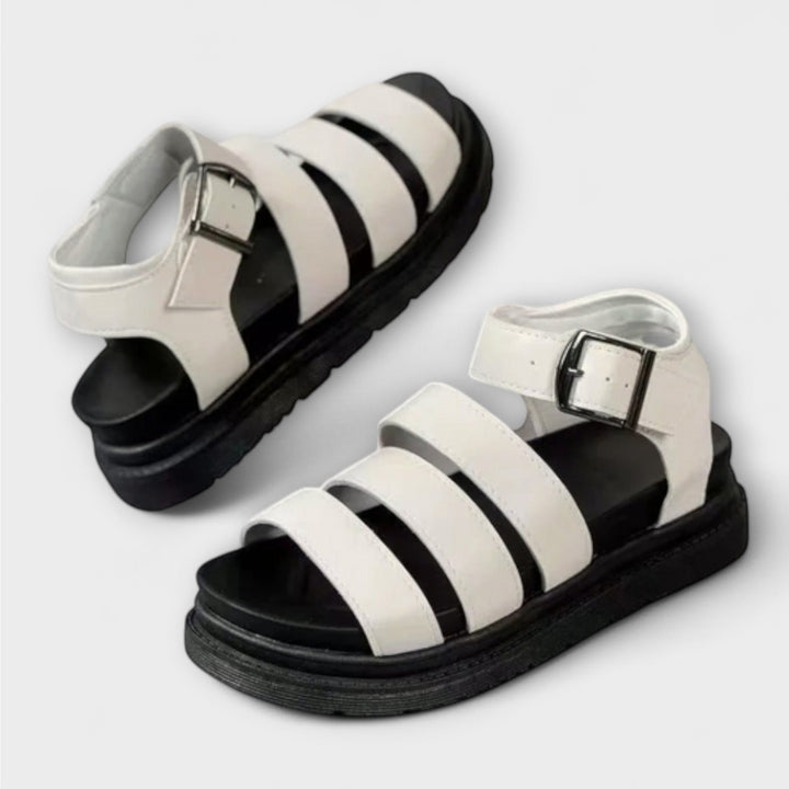 Yvonne | Sandalen mit mehreren Riemen und Schnalle