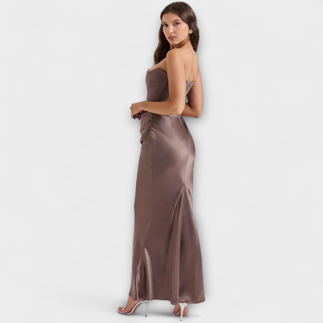 Lina | Schulterfreies Satin-Maxikleid mit Drapierung